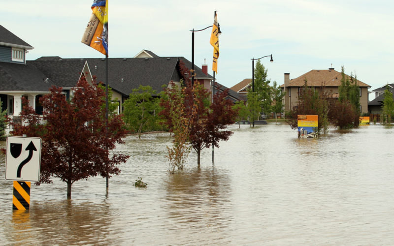 Fighting floods with GIS -based emergency response system
